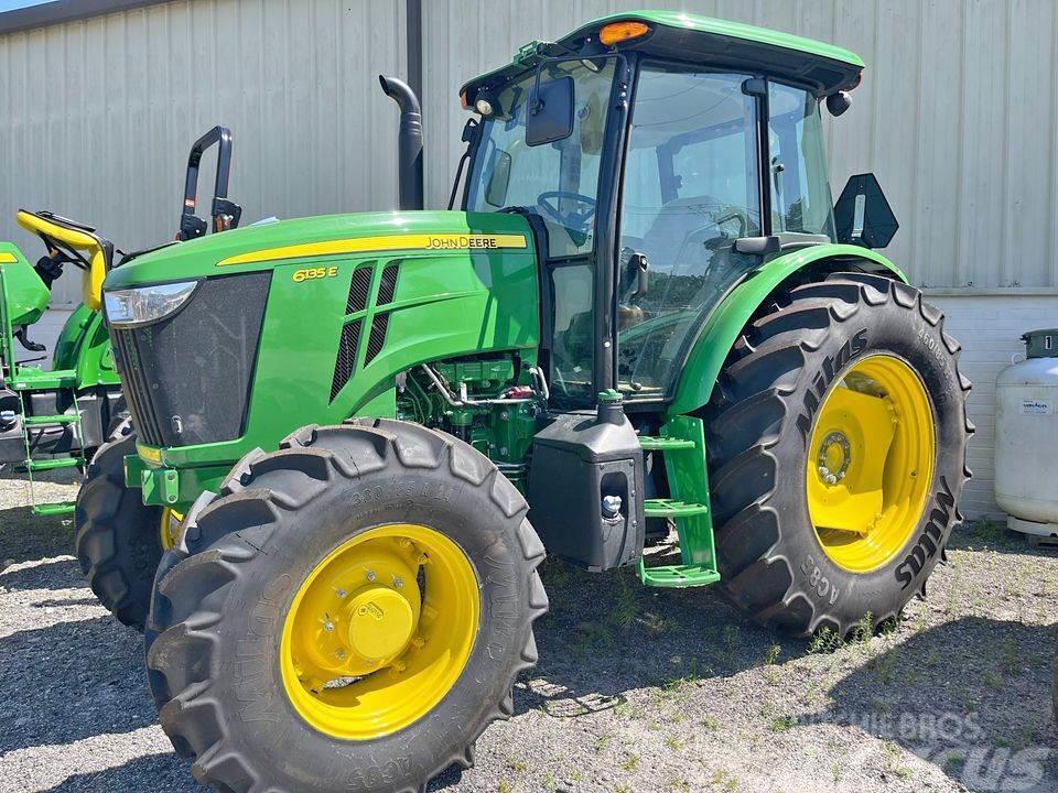 John Deere 6135E Naudoti kompaktiški traktoriai