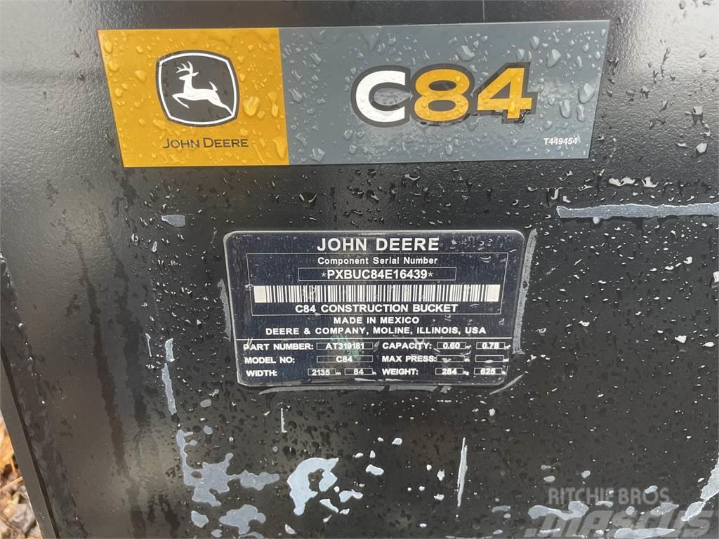 John Deere C84 Kita