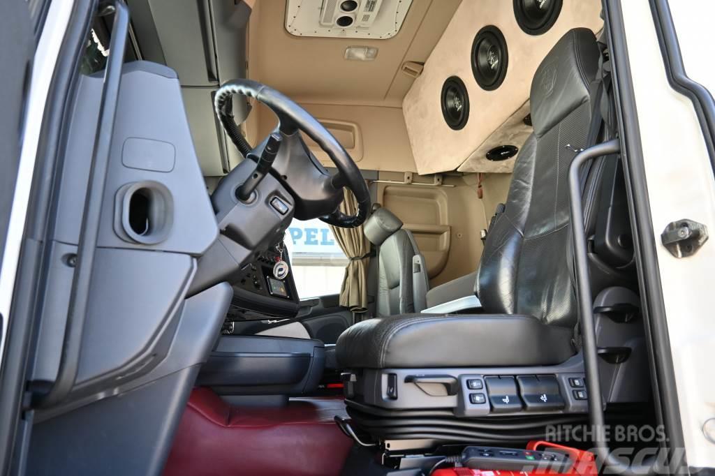 Scania R580 8x4 ADR Sunkvežimiai su dengtu kėbulu