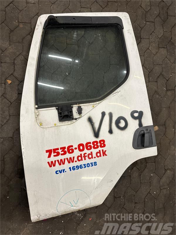 Volvo VOLVO FLE LEFT DOOR 20832731 Kiti priedai