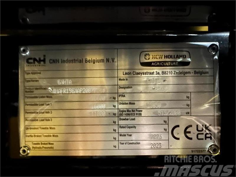 New Holland CR10.90 + 41” VarioFeed HD Derliaus nuėmimo kombainai