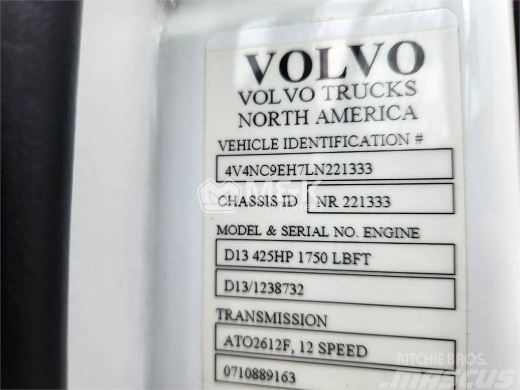 Volvo VNL64T760 Naudoti vilkikai
