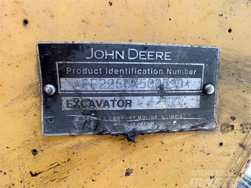 John Deere 225C LC Vikšriniai ekskavatoriai