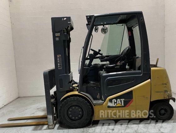 CAT Lift Trucks 2EPC8000 Kita