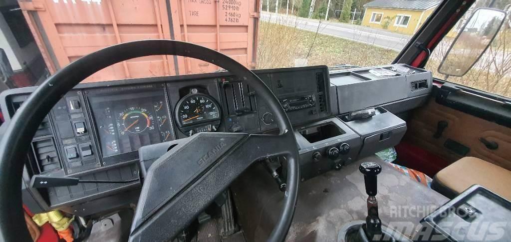 Scania 82 M henkilönostin Automobiliniai kranai