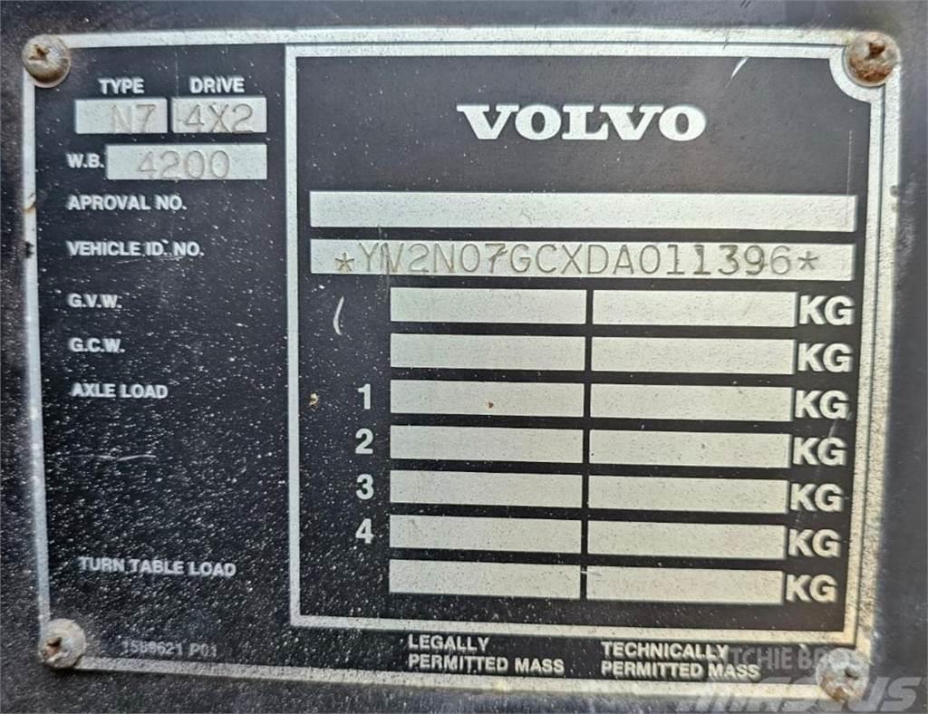 Volvo N7 6x2 Automobiliniai kranai