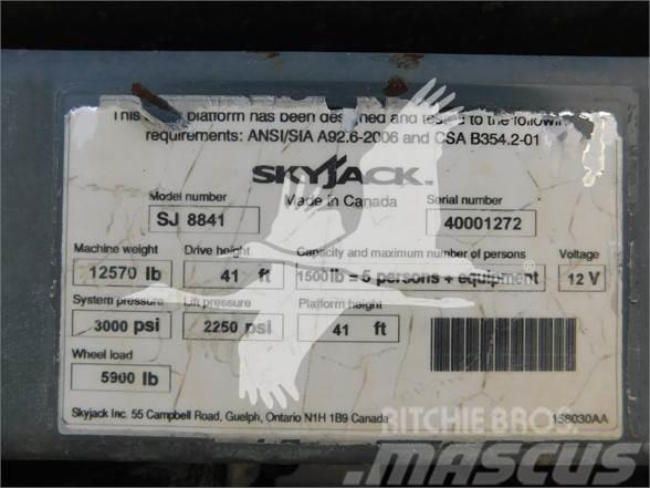 SkyJack SJ8841RT Žirkliniai keltuvai