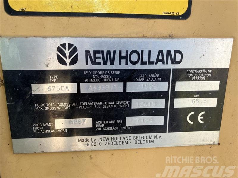New Holland 675D Ekskavatoriniai krautuvai
