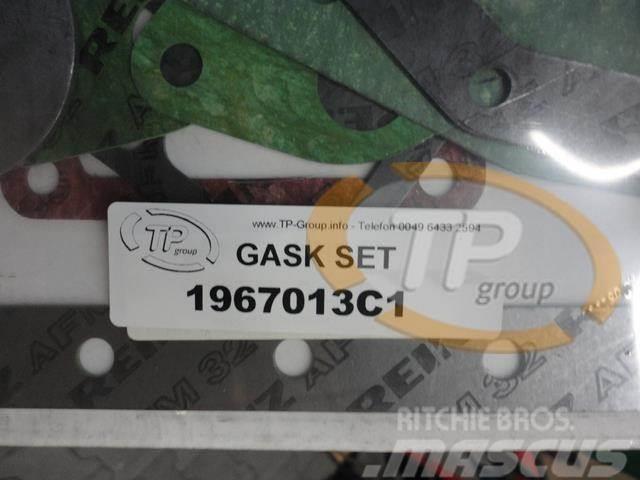 CASE IHC 1967013C1, 3136817R99 Gasket Set Varikliai