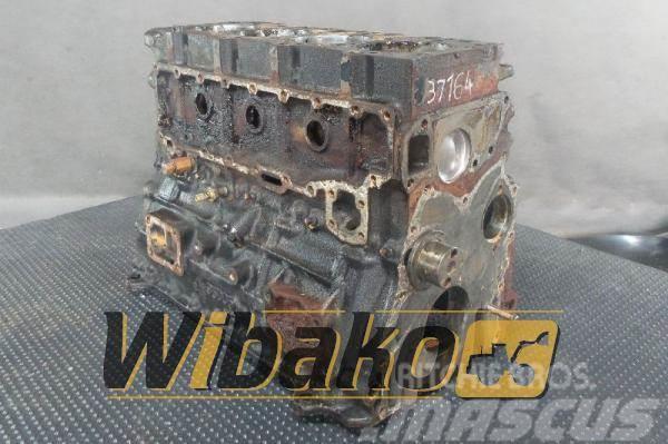 Isuzu Block Engine / Motor Isuzu 4BD1 PTA-24 95D05 Other components