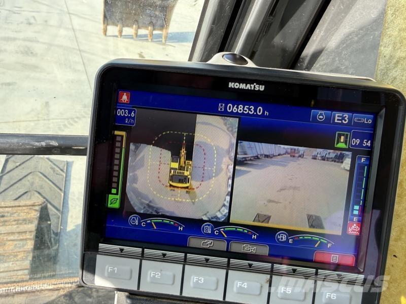Komatsu PC210NLC-11 Vikšriniai ekskavatoriai