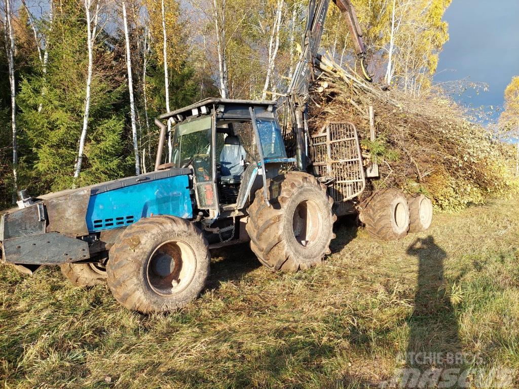 Valtra 8400 Miško traktoriai