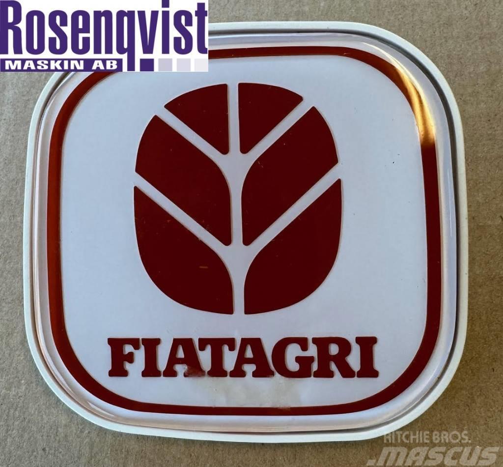 Fiat New genuine Fiat badge 5135072, 5130753 Kabinos