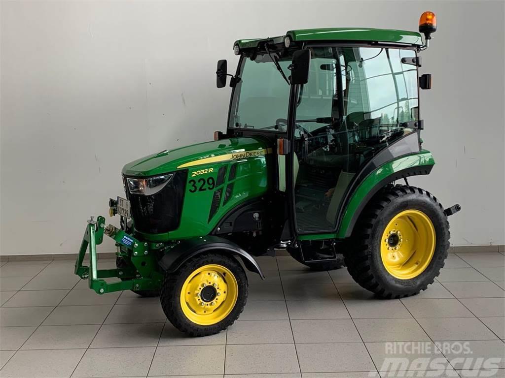 John Deere 2032R Naudoti kompaktiški traktoriai