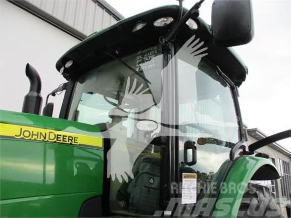 John Deere 8245R Traktoriai