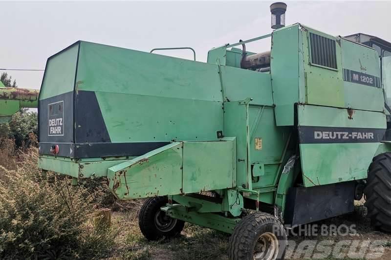 Deutz -Fahr M1202 Combine Harvester Traktoriai