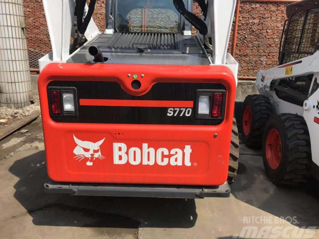 Bobcat 750 Krautuvai su šoniniu pasukimu
