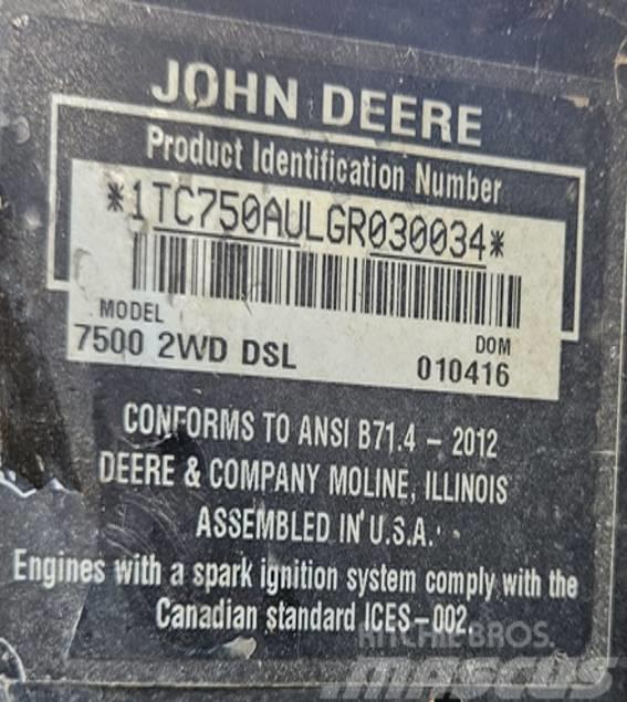John Deere 7500 A Sodo traktoriukai-vejapjovės