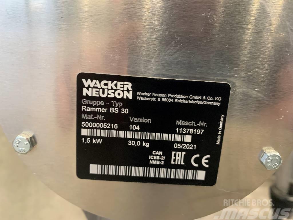 Wacker Neuson BS 30 Plūktuvai