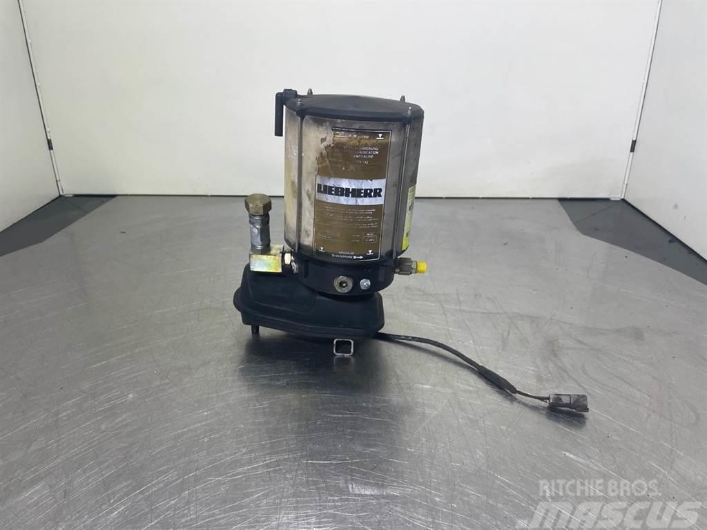 Liebherr A934C-10228443-Lubricating pump/Vetsmeerpomp Važiuoklė ir suspensija