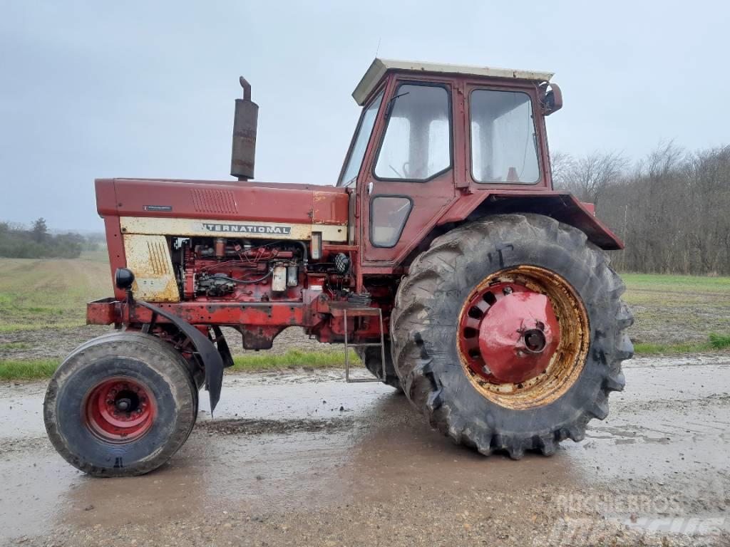 International FARMLL 966 og 946 4 WD Traktoriai
