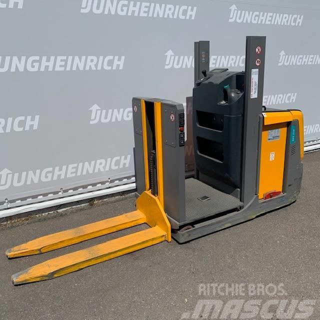 Jungheinrich EKS 110 Z Vidutinių aukščių užsakytų prekių krautuvai