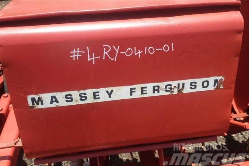Massey Ferguson 4 Row Planter Kita