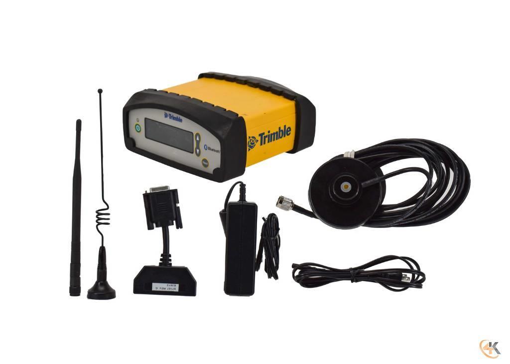 Trimble SNB900 GPS Radio Repeater w/ Internal 900MHz Radio Kiti naudoti statybos komponentai
