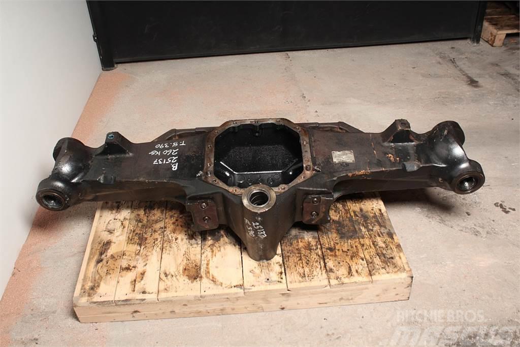 New Holland T8.390 Front axle house Transmisijos