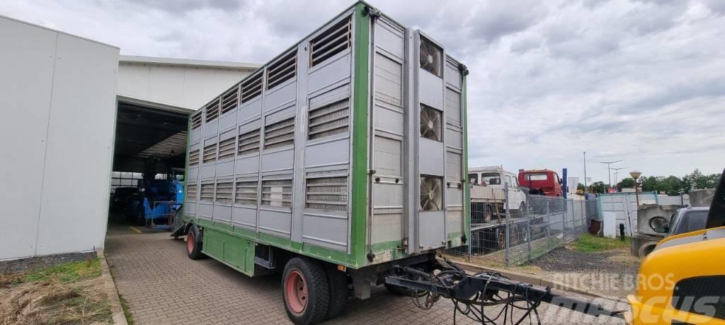  Przyczepa 2 osiowa do transportu zwierząt Gyvulių pervežimo priekabos