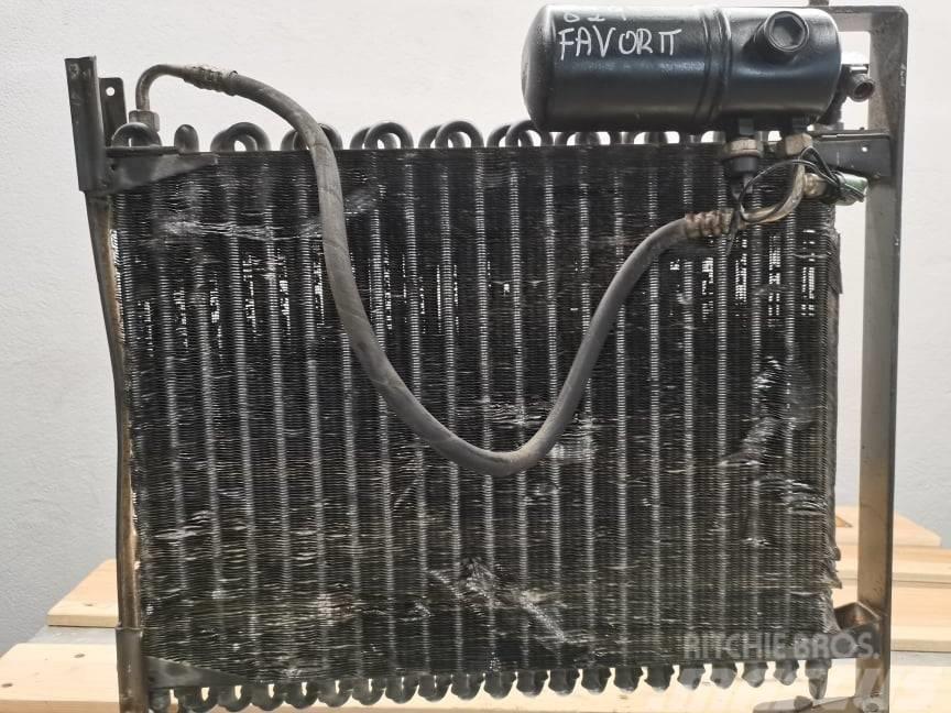 Fendt 926 Favorit {radiator conditioning Radiatoriai