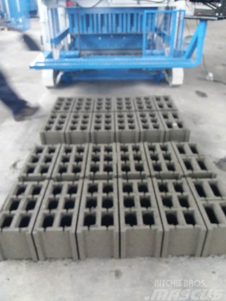 Metalika SVP-12 Concrete block making machine Betono akmens klojimo technika