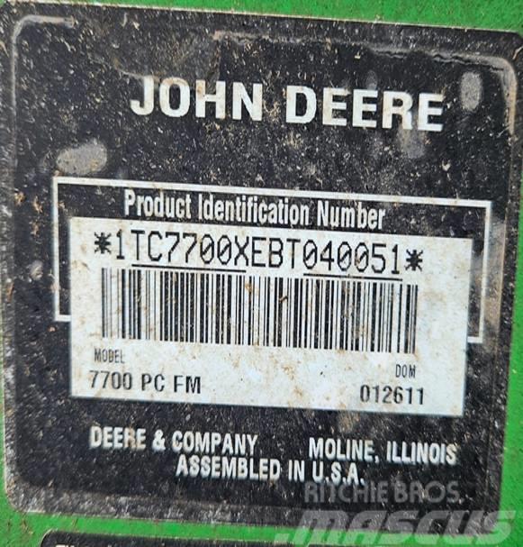 John Deere 7700 Sodo traktoriukai-vejapjovės
