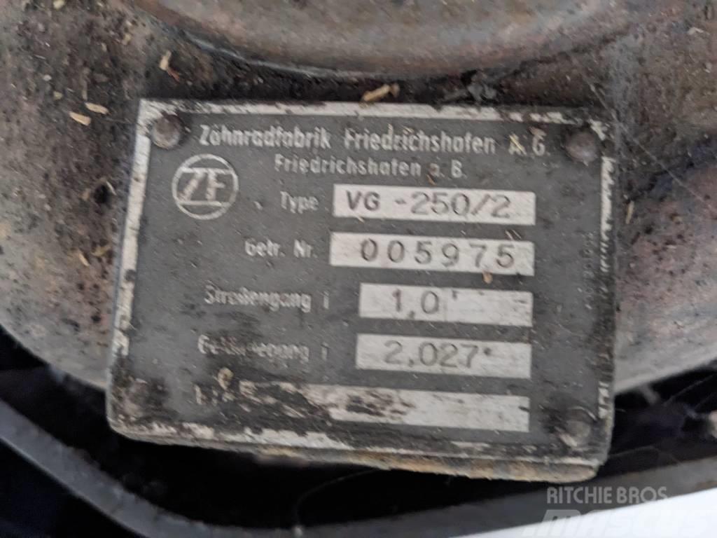 ZF Verteilergetriebe VG-250/2 Pavarų dėžės