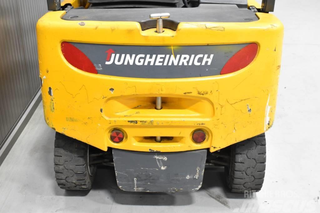 Jungheinrich EFG 320 N Elektriniai šakiniai krautuvai