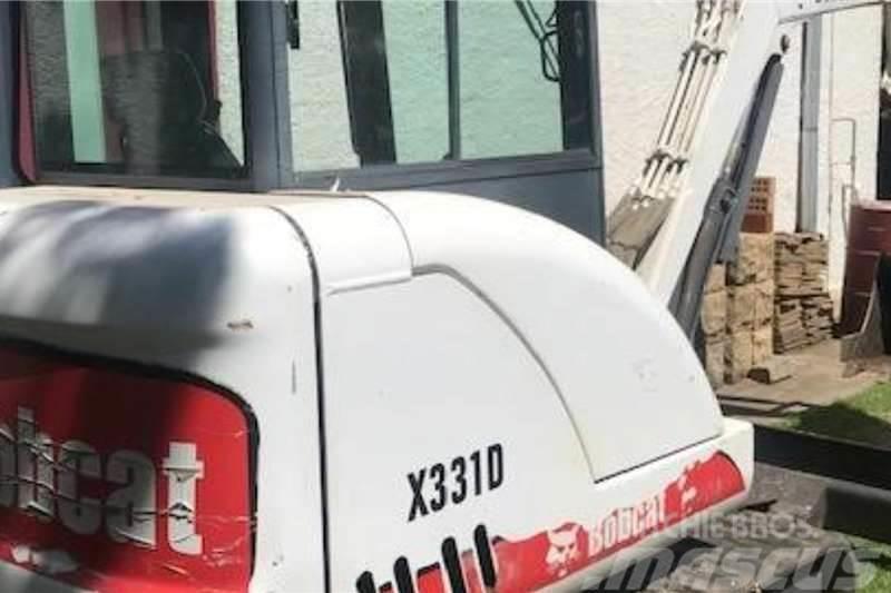 Bobcat X331D 3.1 Ton Excavator Traktoriai