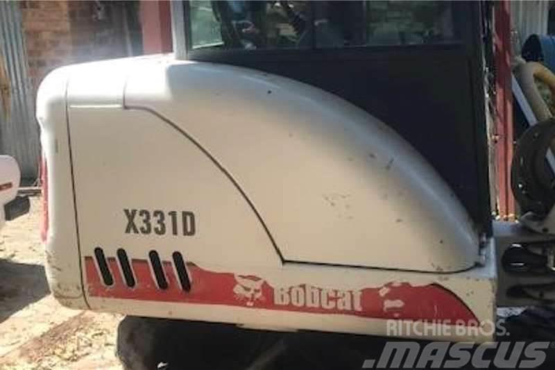 Bobcat X331D 3.1 Ton Excavator Traktoriai