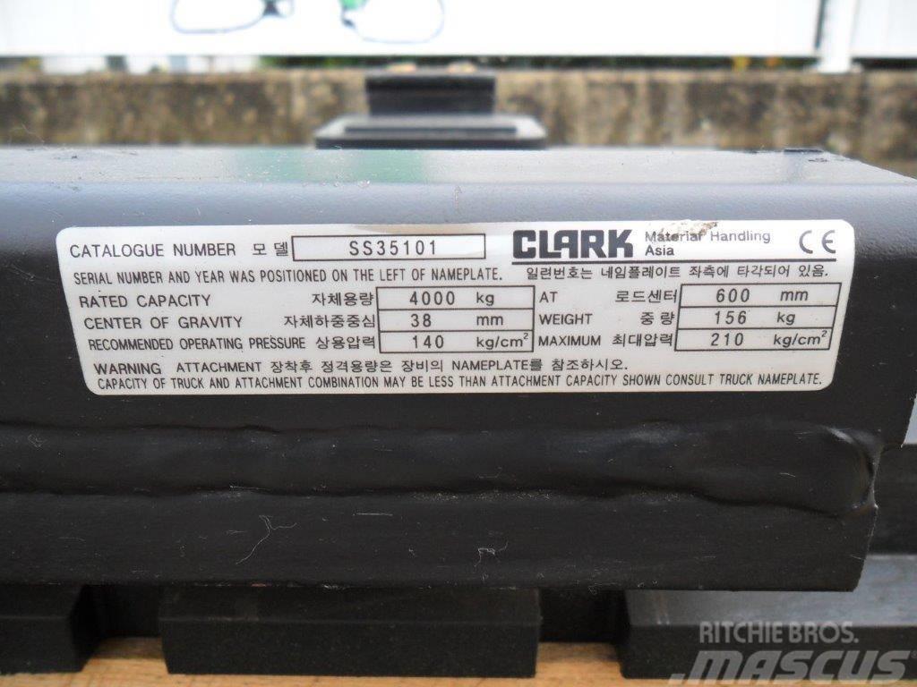 Clark Seitenschieber FEM3 - 1350mm Šakės