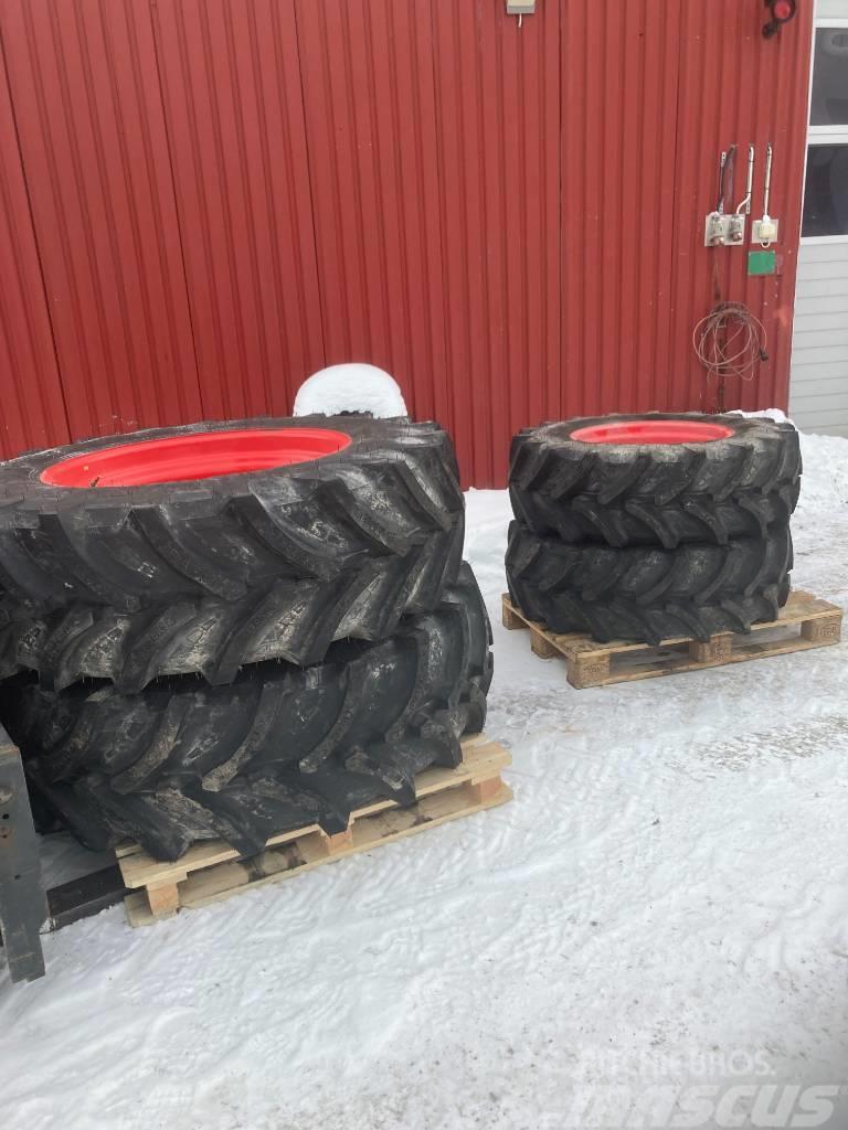  Däck och fälg 480/70R34 - 380/70R24 Kiti naudoti traktorių priedai