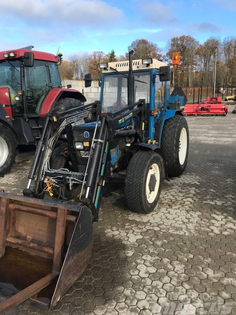 New Holland 3435 med snöredskap Traktoriai