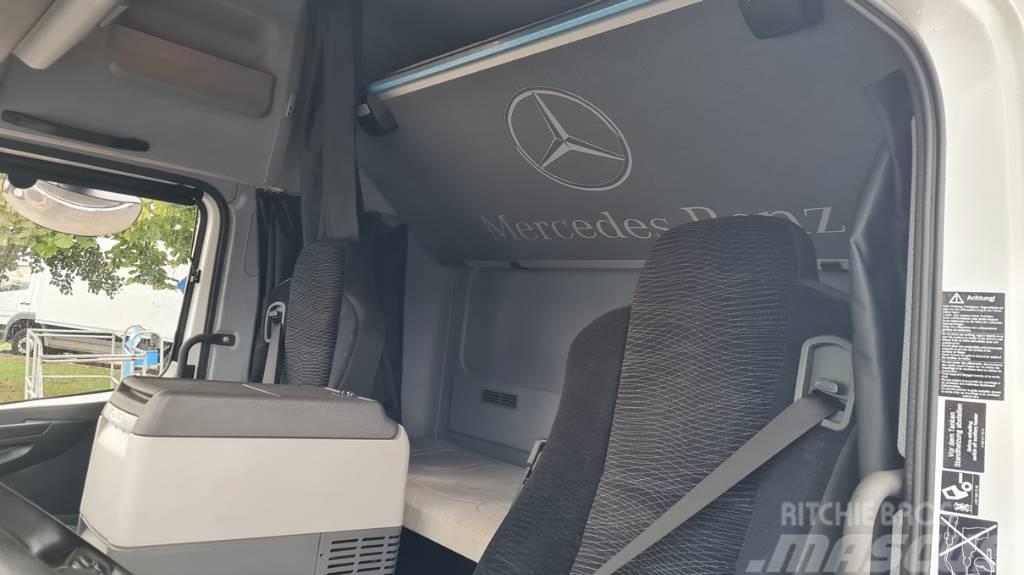 Mercedes-Benz 1230 SPAVACA KAB. / D brif Priekabos su tentu