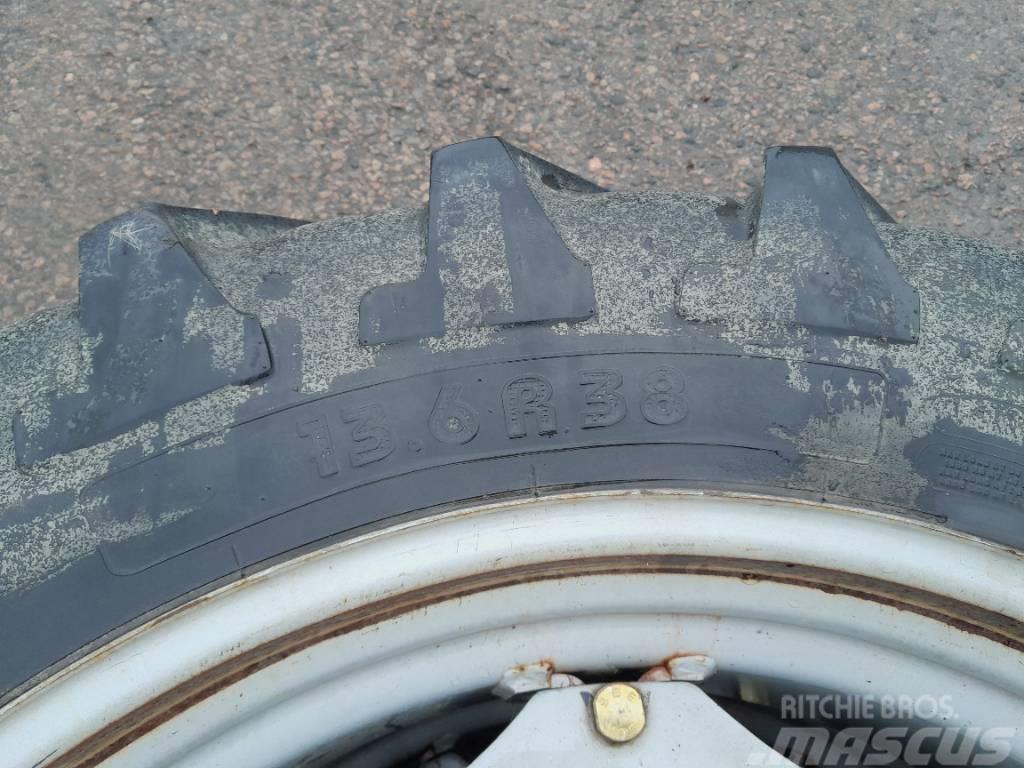 Michelin 13,6R38 Hjul Padangos, ratai ir ratlankiai