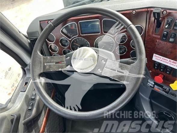 Mack PINNACLE CXU613 Naudoti vilkikai