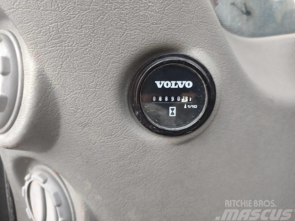 Volvo EC300DL Vikšriniai ekskavatoriai