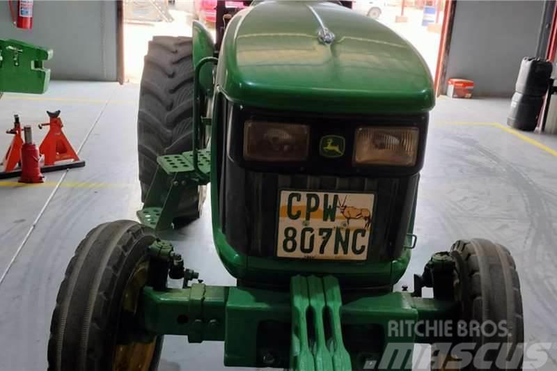 John Deere 5055E MOD Traktoriai