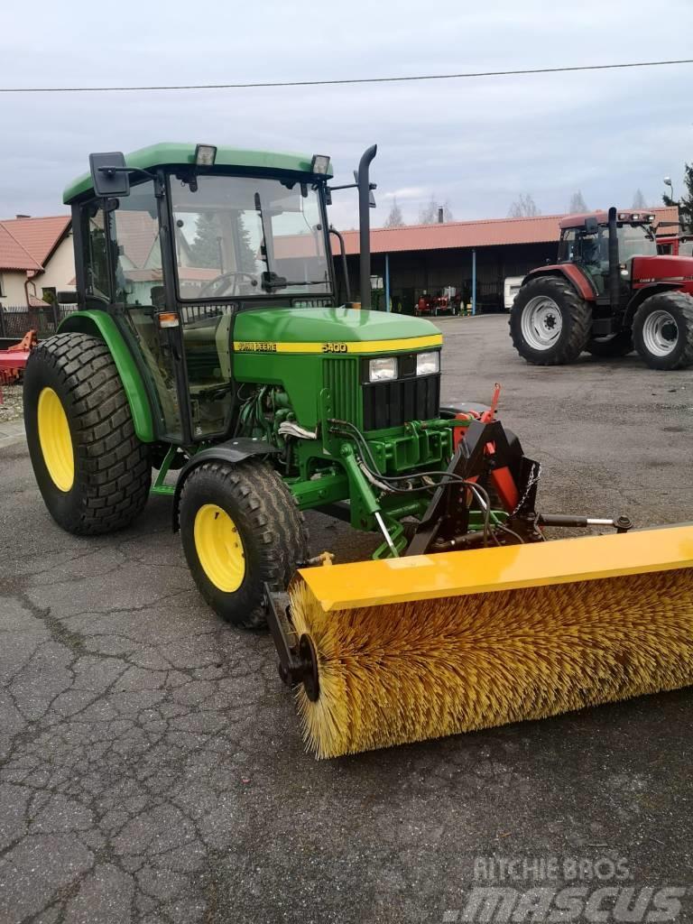 John Deere 5400 Naudoti kompaktiški traktoriai