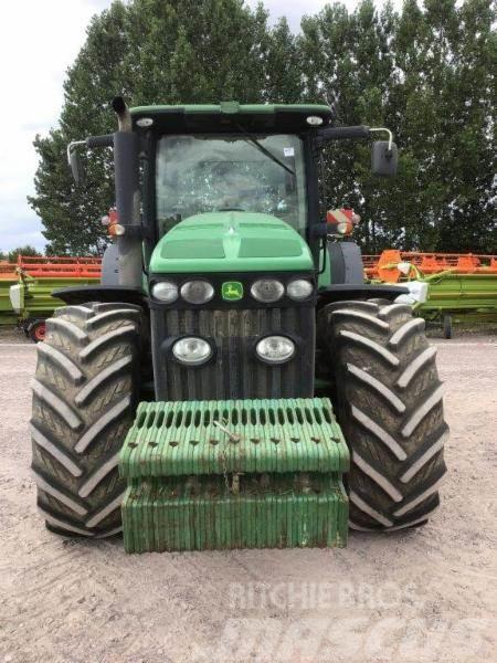 John Deere 8320 R Traktoriai