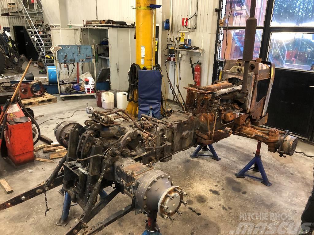Massey Ferguson 265 4WD dismantled: only spare parts Traktoriai