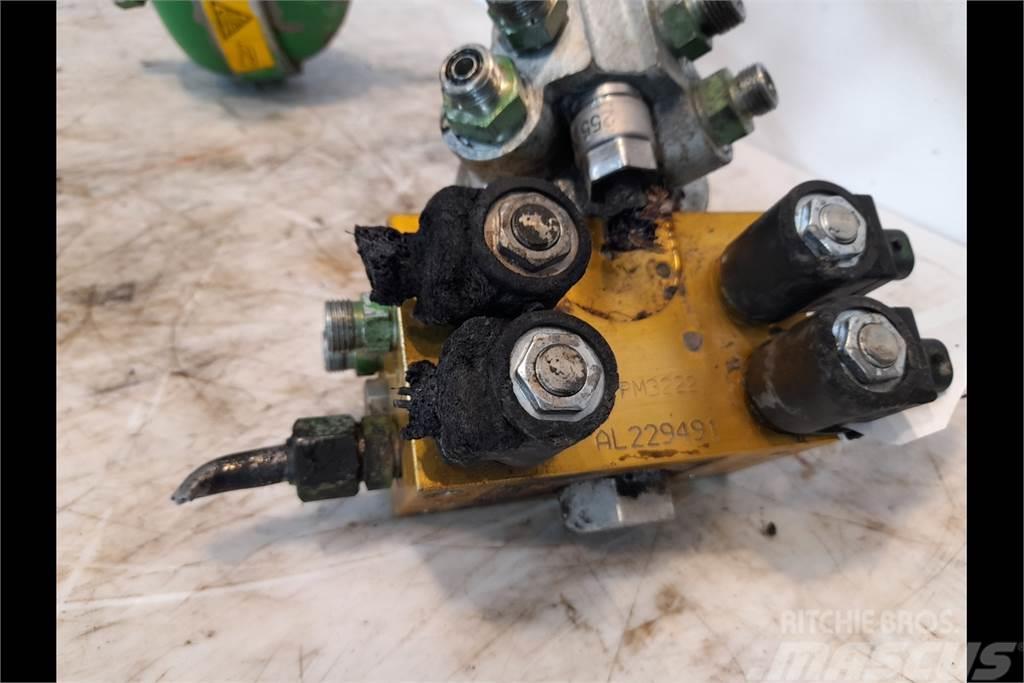 John Deere 6250R Suspension control valve Hidraulikos įrenginiai