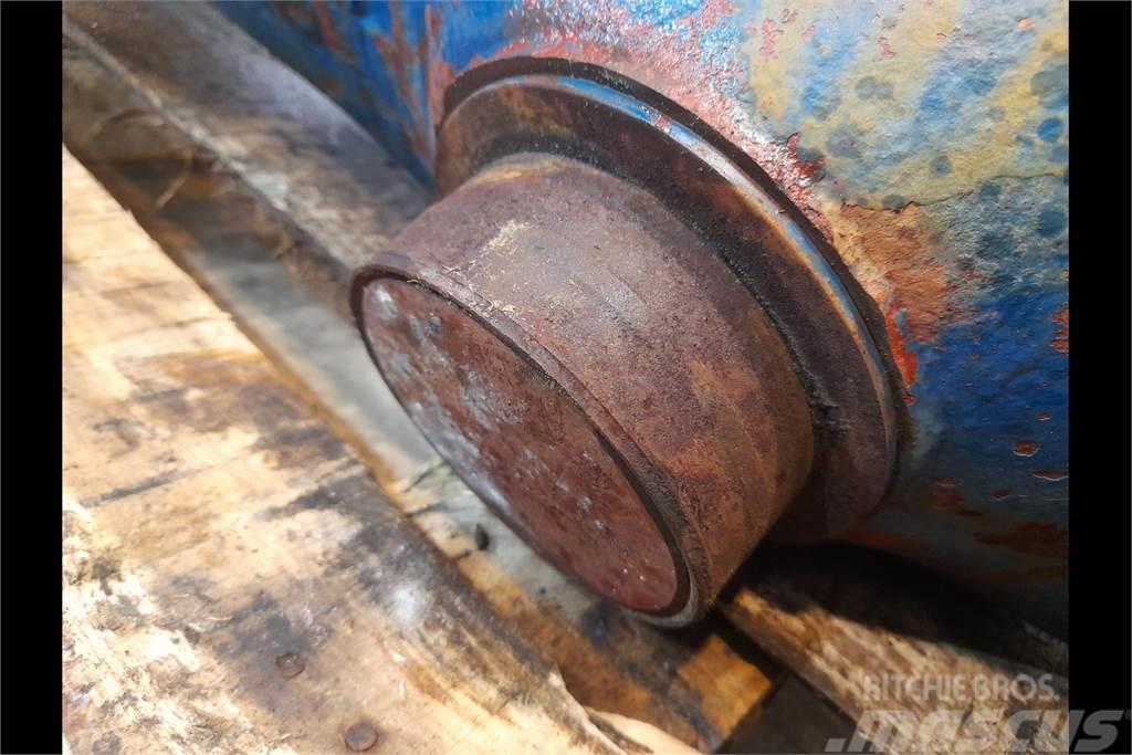 New Holland 8240 Front axle house Transmisijos